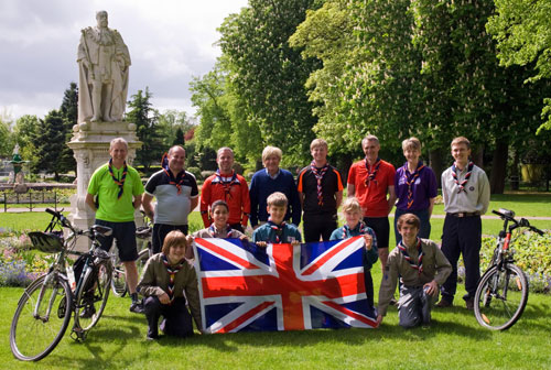 Lichfield to Paris cycle team